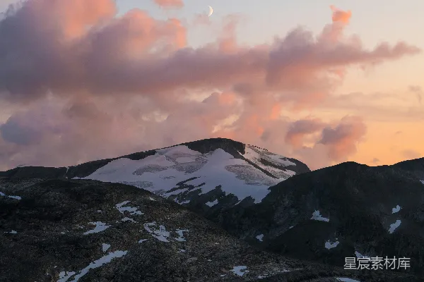高清摄影 日落时分的雪山