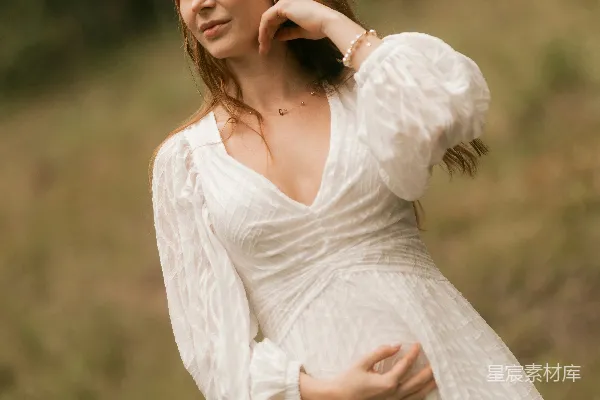 高清摄影 户外怀旧长裙女性写真
