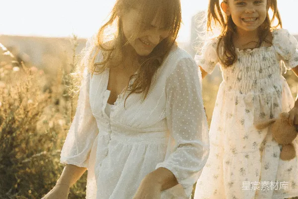 高清摄影 温馨的母女时光
