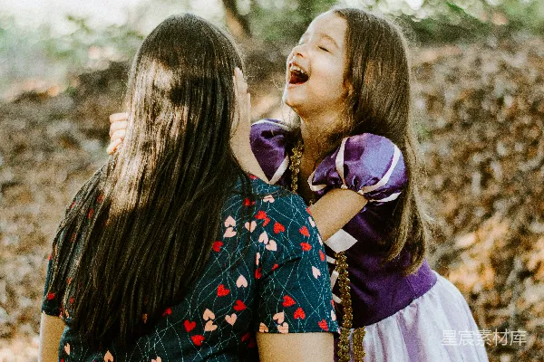 高清摄影 母女间的欢乐时光