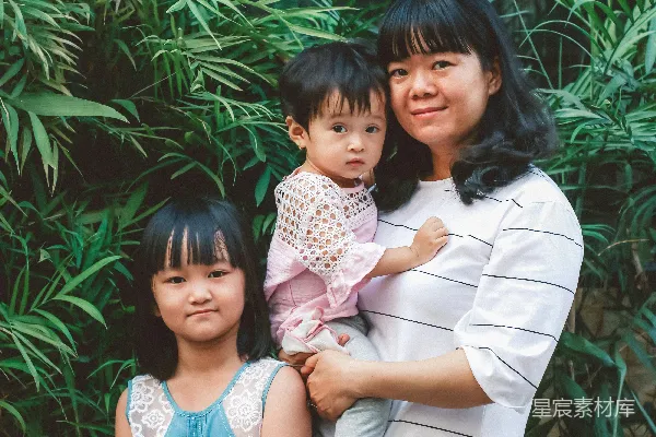 高清摄影 温馨的母女时光