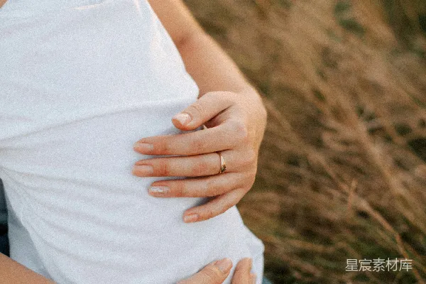高清摄影 母子拥抱的温馨瞬间