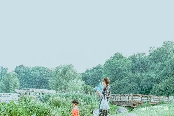高清摄影 母子户外休闲时光
