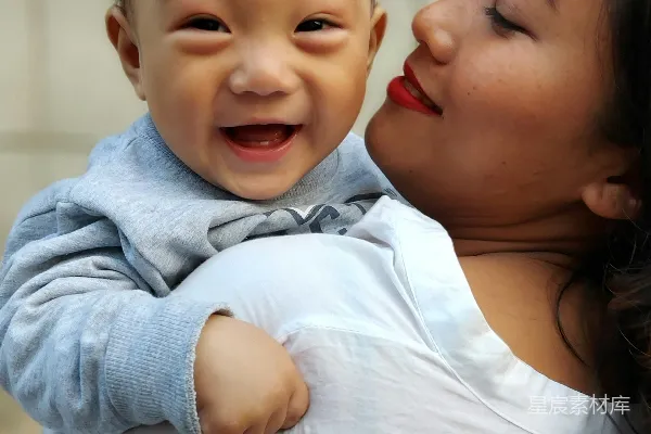 高清摄影 温馨的亲子时光