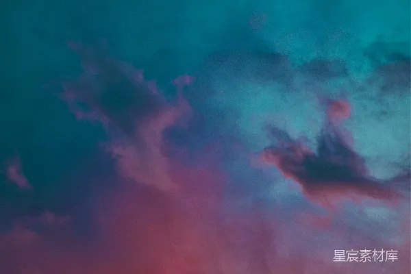 高清摄影 日落时分的天空：色彩斑斓的云朵