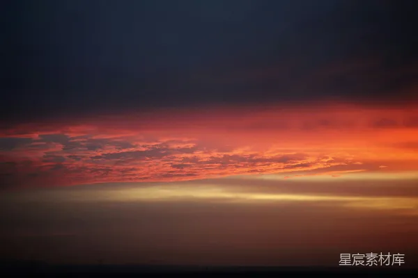 高清摄影 夕阳下的云彩