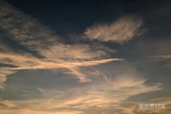 高清摄影 夕阳下的云彩