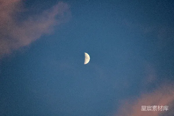 高清摄影 夜空中的一弯新月