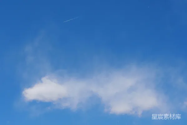 高清摄影 蓝天白云与飞机