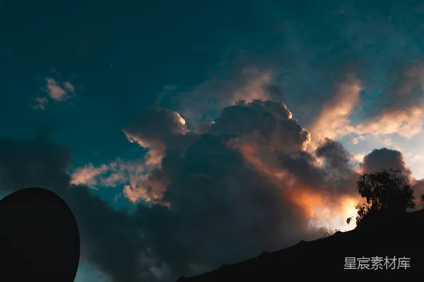 高清摄影 夕阳下的云层