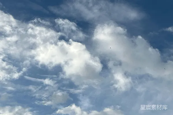 高清摄影 蓝天白云下的宁静时刻