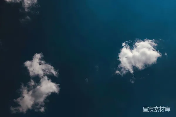 高清摄影 蓝天白云下的宁静山景