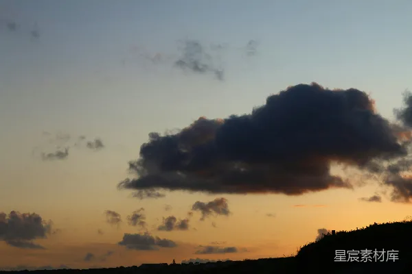 高清摄影 夕阳下的云彩