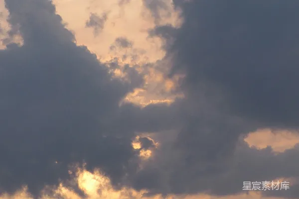 高清摄影 夕阳余晖中的云层