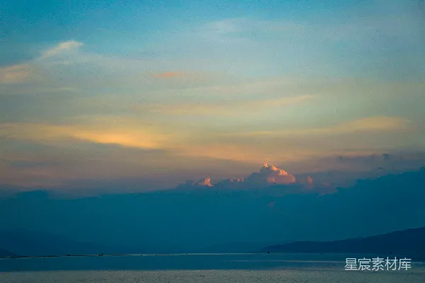 高清摄影 日落时分的宁静湖景