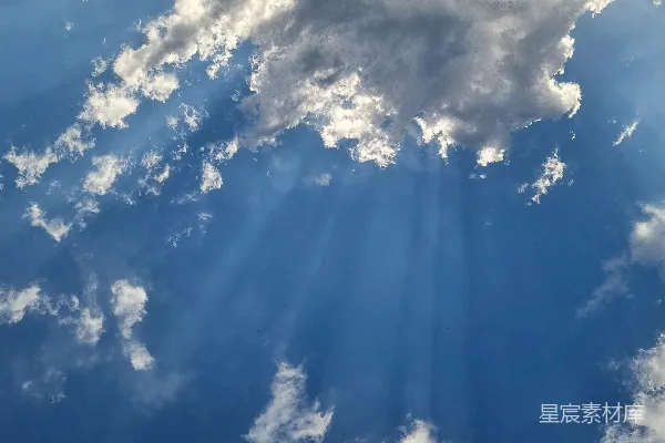 高清摄影 阳光穿透云层