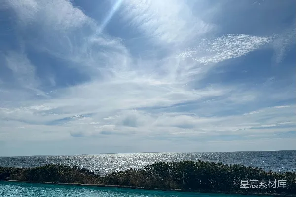 高清摄影 海边泳池的宁静时光