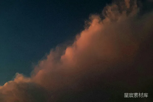 高清摄影 夕阳下的云彩