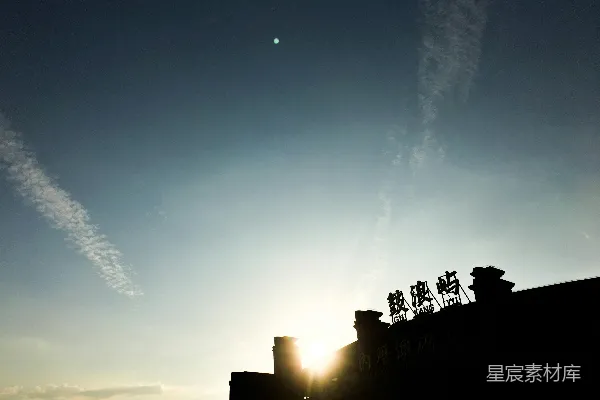 高清摄影 夕阳下的建筑剪影
