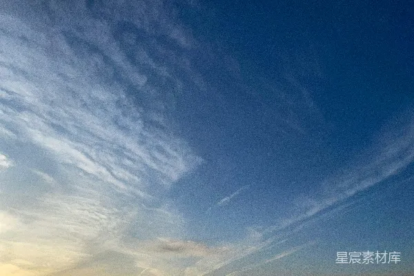 高清摄影 蓝天白云，宁静天空