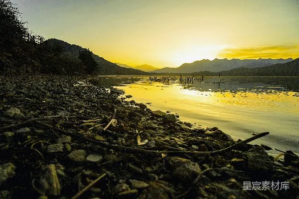 高清摄影 夕阳下的湖畔