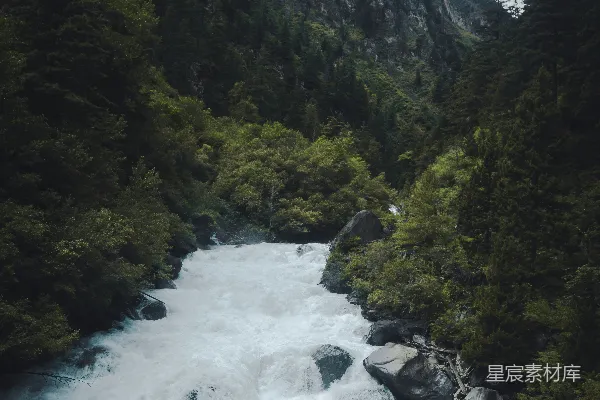 高清摄影 山间激流