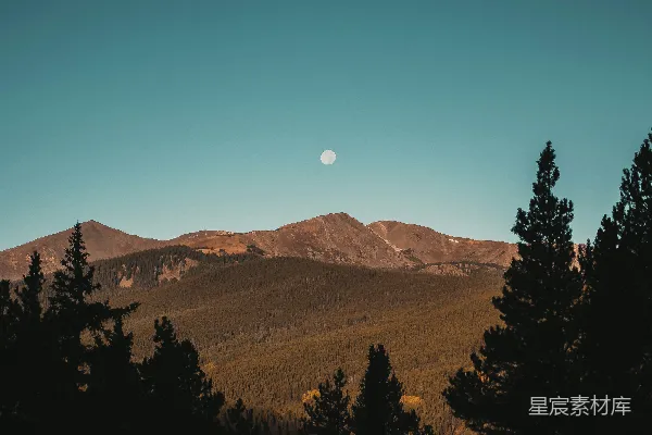 高清摄影 静谧的山月夜