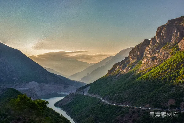 高清摄影 峡谷中的夕阳