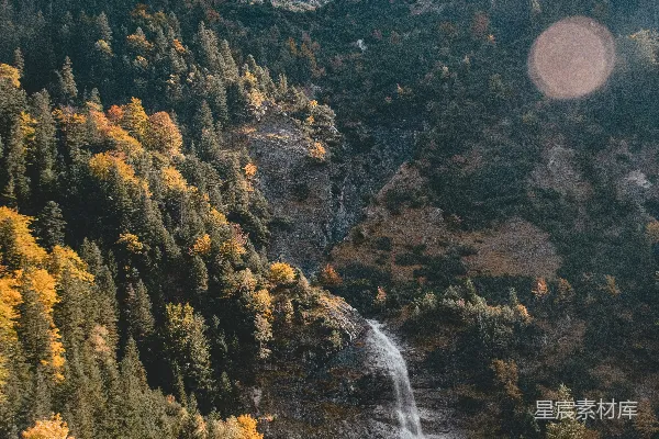 高清摄影 秋日山间瀑布
