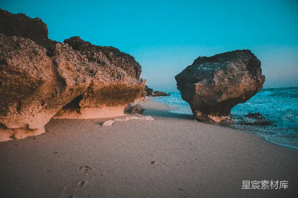 高清摄影 海滩上的巨石