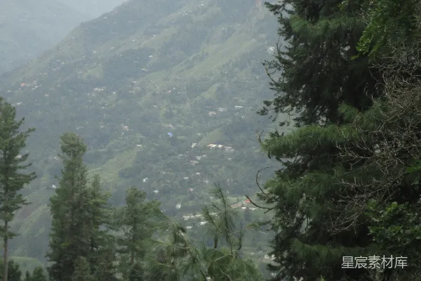 高清摄影 山间村落的宁静景色