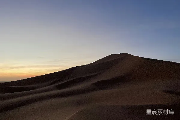 高清摄影 日落时分的沙漠山丘