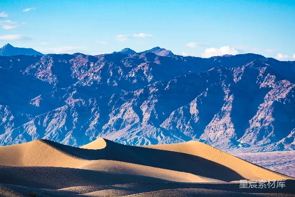 高清摄影 沙漠与山脉的壮丽景色