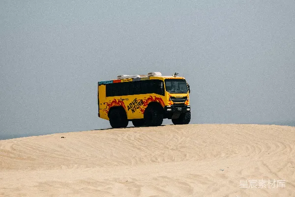 高清摄影 沙漠探险车