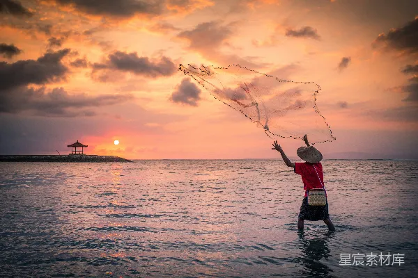 高清摄影 夕阳下的渔夫