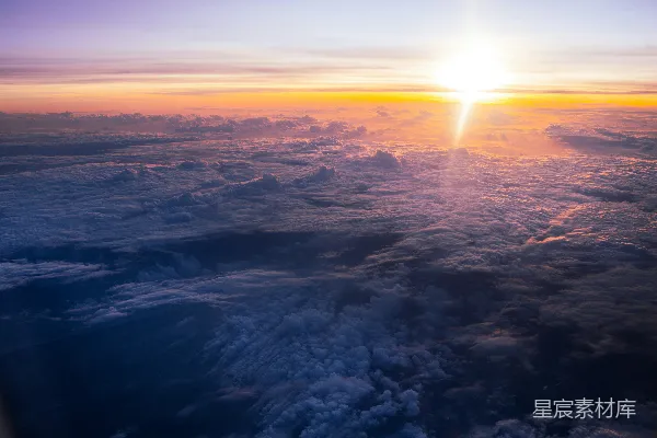 高清摄影 云海日出：从高空俯瞰的壮丽景象