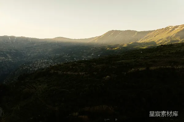 高清摄影 夕阳下的山谷