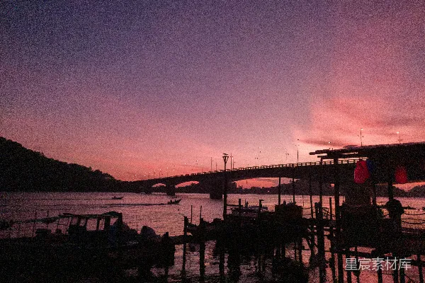 高清摄影 夕阳下的码头与桥梁