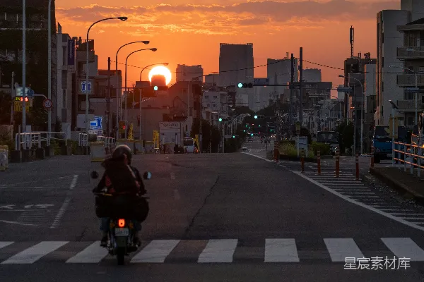 高清摄影 日落时的城市街景