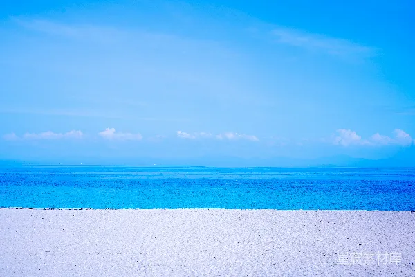 高清摄影 纯净的海滩与湛蓝的天空