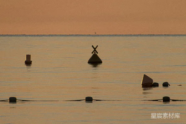 高清摄影 日落时分的平静海面