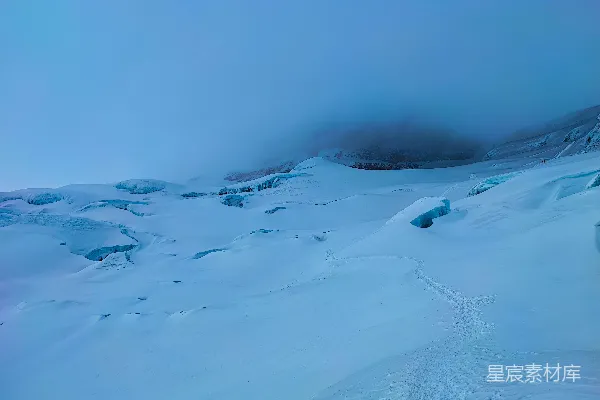 高清摄影 雪域秘境：冰川上的足迹