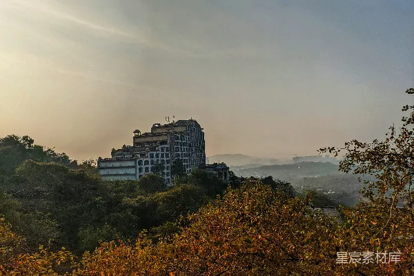 高清摄影 山间古堡的清晨