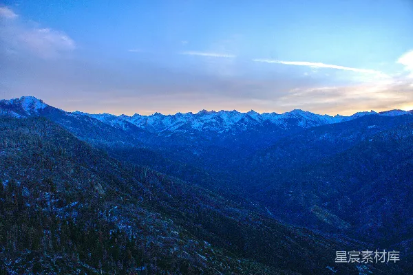 高清摄影 雪后的山峦晨曦