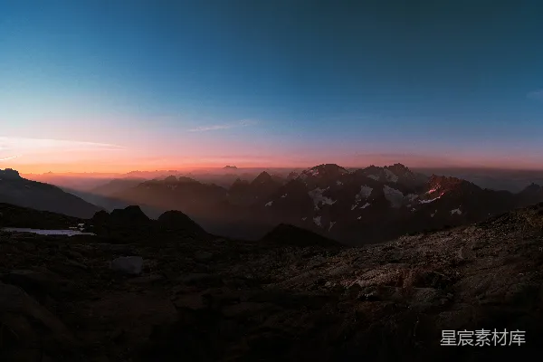 高清摄影 晨曦中的山峦