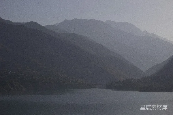 高清摄影 山湖晨雾