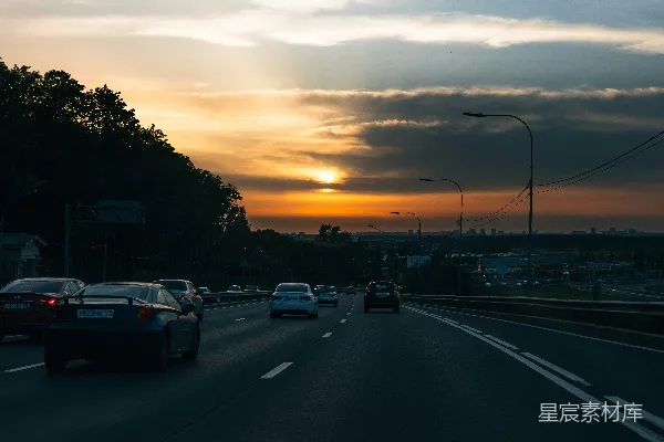 高清摄影 夕阳下的高速公路