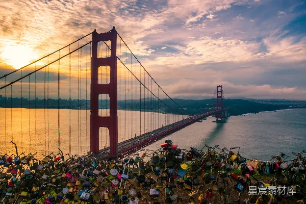 高清摄影 金门大桥日落下的浪漫锁景