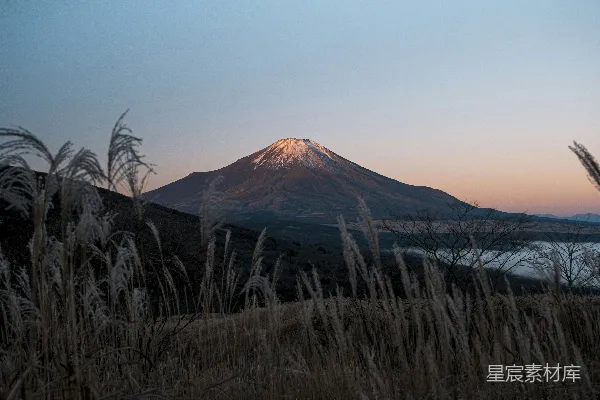 高清摄影 夕阳下的富士山