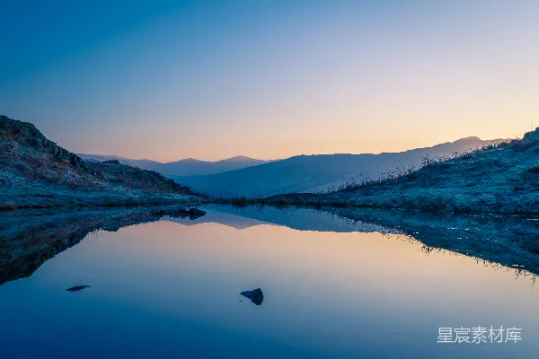 高清摄影 晨曦中的静谧湖景